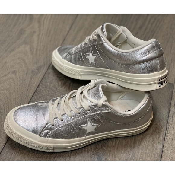 Converse One Star Leather Low-Top Sneakers - Picture 7 of 16